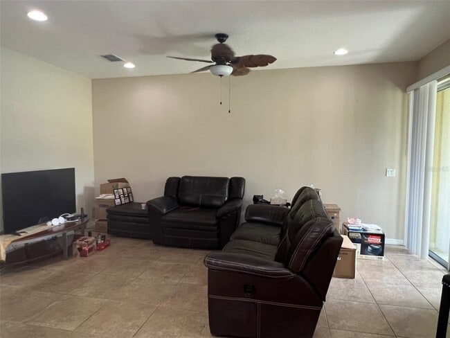 1605 Vineyard Ln in Oldsmar, FL - Building Photo - Building Photo