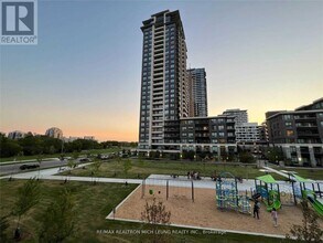 18 Uptown Dr in Markham, ON - Building Photo - Building Photo