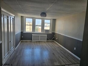33 S Iowa Ave in Atlantic City, NJ - Building Photo - Building Photo