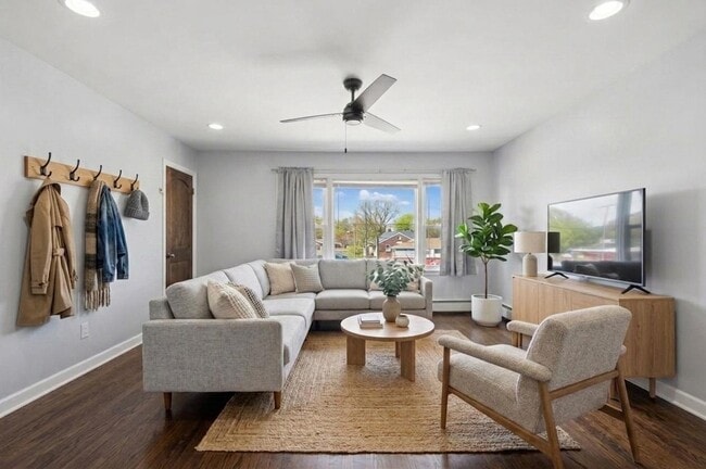 4951 W Foster Ave in Chicago, IL - Building Photo - Building Photo