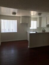 20947 Bryant St, Unit 201 in Los Angeles, CA - Foto de edificio - Building Photo