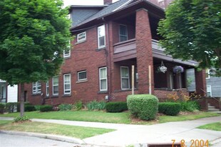 232 Sassafras St in Erie, PA - Building Photo