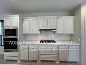 3302 Oriole Dr in Mission, TX - Foto de edificio - Building Photo
