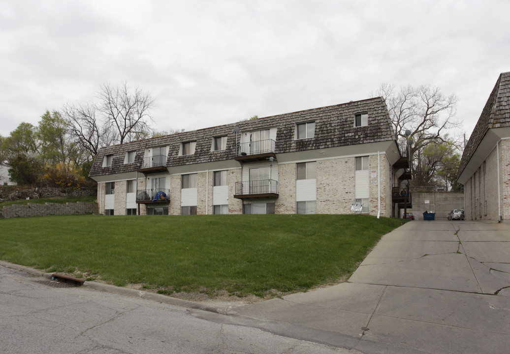 McKenna Apartments in Omaha, NE - Building Photo