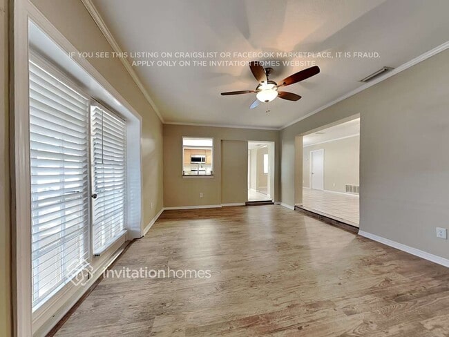 102 Valley Cir in Brandon, FL - Building Photo - Building Photo