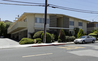 632 Cedar St in San Carlos, CA - Building Photo