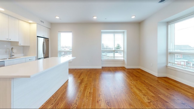 1 Everett St, Unit 302 in Boston, MA - Building Photo - Building Photo