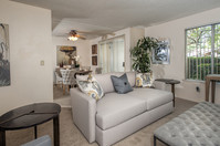 Delta Pointe Apartments in Sacramento, CA - Foto de edificio - Interior Photo