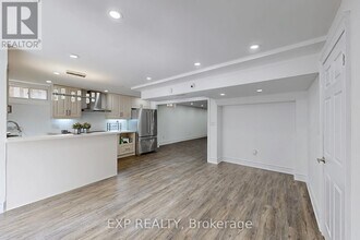 106 Royview Crescent in Vaughan, ON - Building Photo - Building Photo