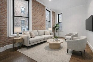 223 Mott St, Unit 9 in New York, NY - Building Photo