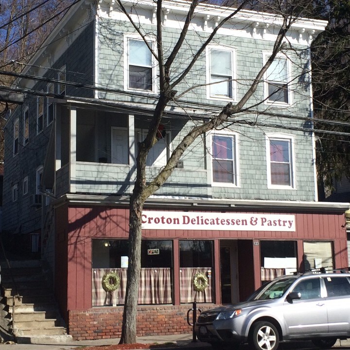 123 Grand St in Croton-on-Hudson, NY - Building Photo