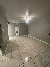 Airline Villas Apartments in Houston, TX - Building Photo - Building Photo