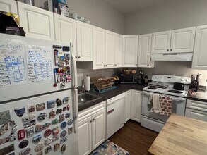 31 Stearns Rd, Unit #2 in Brookline, MA - Foto de edificio - Building Photo