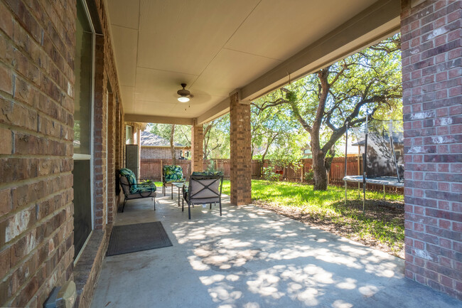 1921 Mary Ella Dr in Leander, TX - Building Photo - Building Photo
