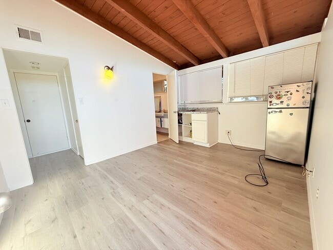 property at 401 N Lupine St