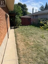 3 Cambria Ct in Hamilton, ON - Building Photo - Building Photo