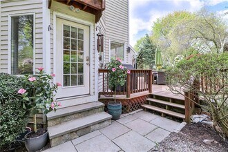 37 Broad River Ln in Fairfield, CT - Building Photo - Building Photo