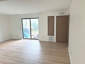 2238 Abbeywood Dr in Lisle, IL - Building Photo - Building Photo