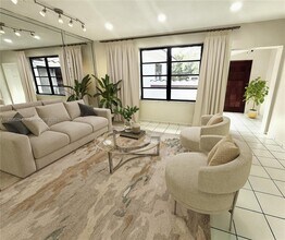 5760 SW 55th St in Miami, FL - Building Photo - Building Photo