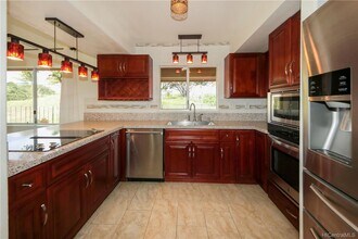 91-1033-1033 Hokuwekiu St in Kapolei, HI - Building Photo - Building Photo