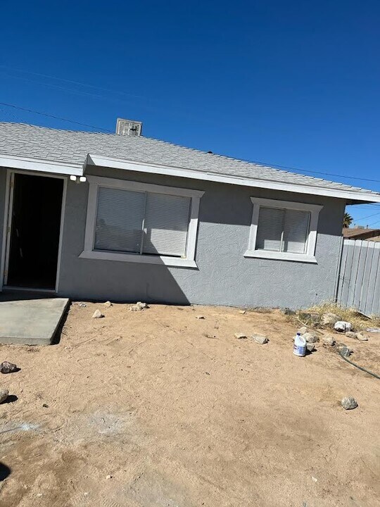 5406 Morongo Rd in Twentynine Palms, CA - Building Photo