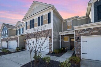 7901 Iron Rd in Lake Norman of Catawba, NC - Foto de edificio - Building Photo