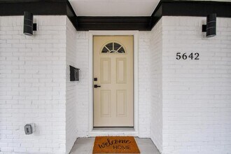 5642 Cartagena St in Houston, TX - Building Photo - Building Photo