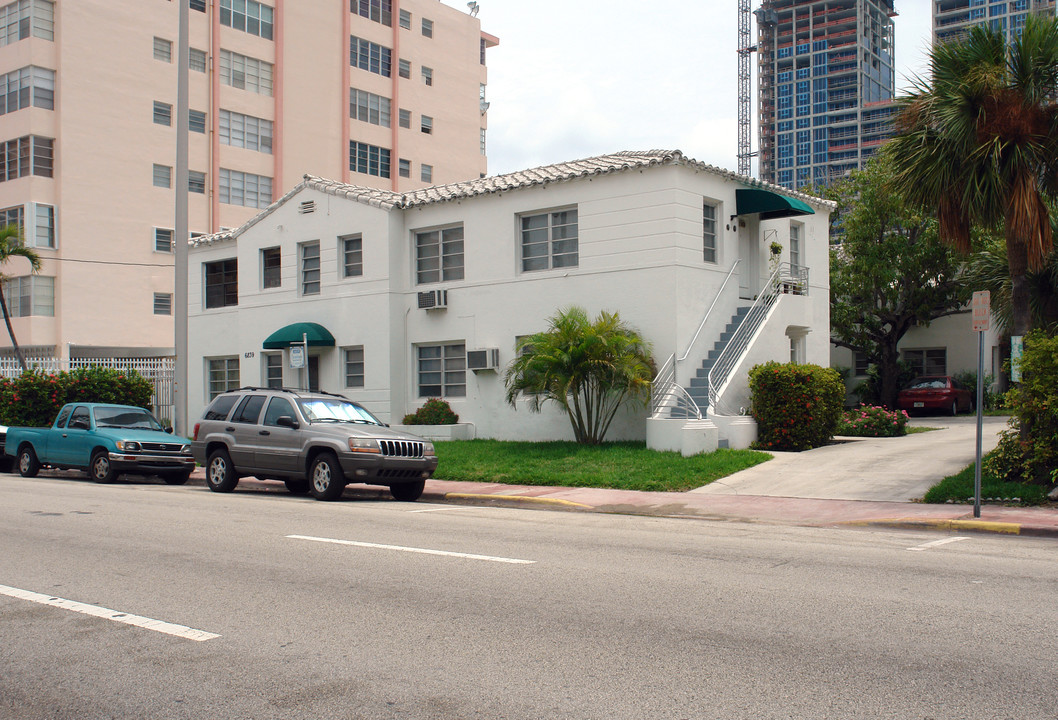 6839 Abbott Ave in Miami Beach, FL - Building Photo