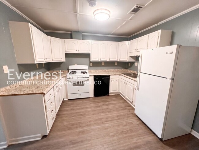 5801 W 59th St in Little Rock, AR - Building Photo - Building Photo