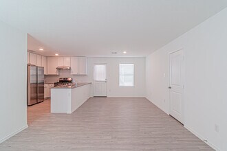 7703 Chancery Gate in San Antonio, TX - Building Photo - Building Photo