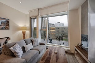 952 Johnson St in Victoria, BC - Building Photo