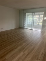 239 Down E Ln in Lake Worth, FL - Building Photo