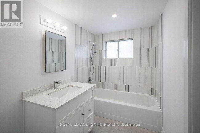 573A Birchmount Rd in Toronto, ON - Building Photo - Building Photo