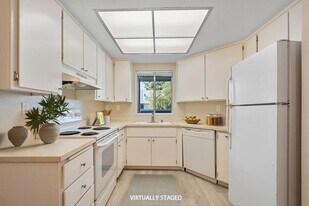 331 Shadow Run Dr in San Jose, CA - Building Photo