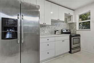 11961 SW 214th St in Miami, FL - Building Photo - Building Photo