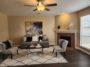 13613 Glen Mark Dr in Manor, TX - Building Photo - Building Photo