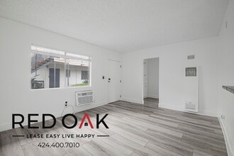 630 N Cerritos Ave, Unit 116 in Azusa, CA - Building Photo - Building Photo