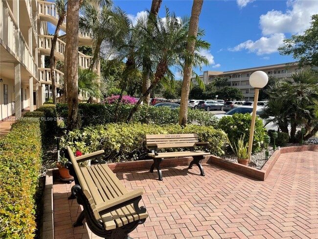 2103 Lucaya Bend in Coconut Creek, FL - Building Photo - Building Photo