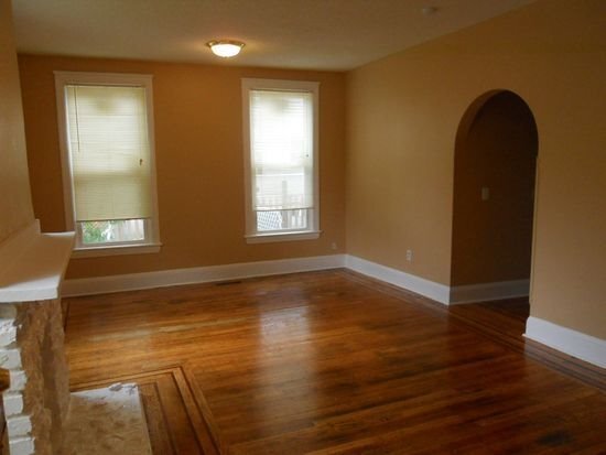 property at 907 N Oliver Ave