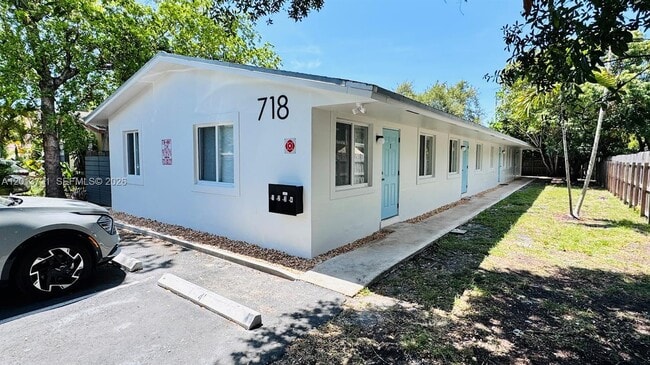 property at 718 SE 13th St