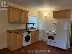 567 Pearson St in Newmarket, ON - Building Photo - Building Photo