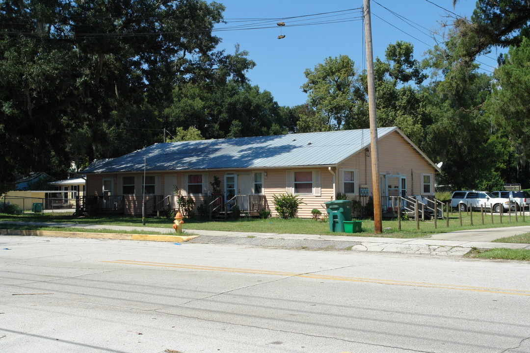 227 W Wisconsin Ave in DeLand, FL - Building Photo