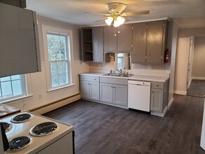 85 Green St, Unit 1 in Biddeford, ME - Building Photo - Building Photo