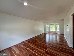 210 Posting Way in Charles Town, WV - Building Photo - Building Photo