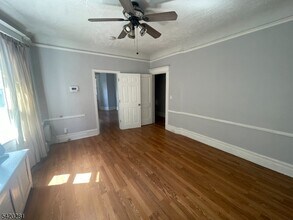43 Mapes Ave in Newark, NJ - Foto de edificio - Building Photo