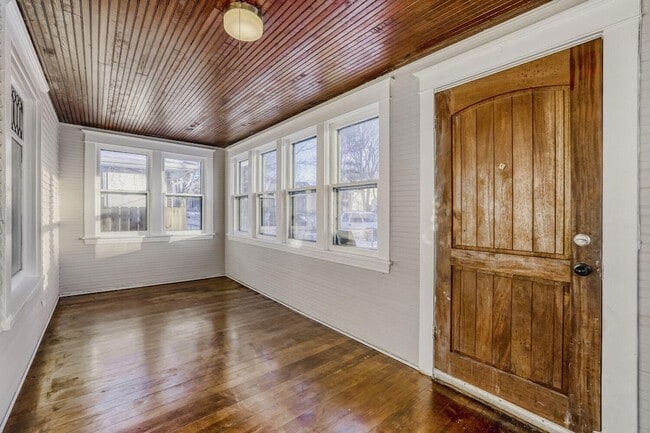 2939 Russell Ave N, Unit 1407 in Minneapolis, MN - Foto de edificio - Building Photo