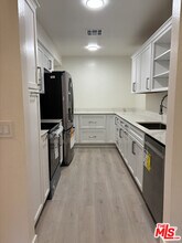 23635 Park Capri in Calabasas, CA - Building Photo - Building Photo