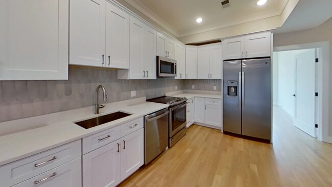 104 Warren St, Unit 2