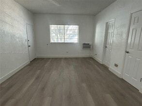 1007 Pennsylvania Ave in Miami Beach, FL - Foto de edificio - Building Photo