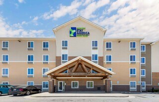 Furnished Studio-Oklahoma City - West in Oklahoma City, OK - Building Photo